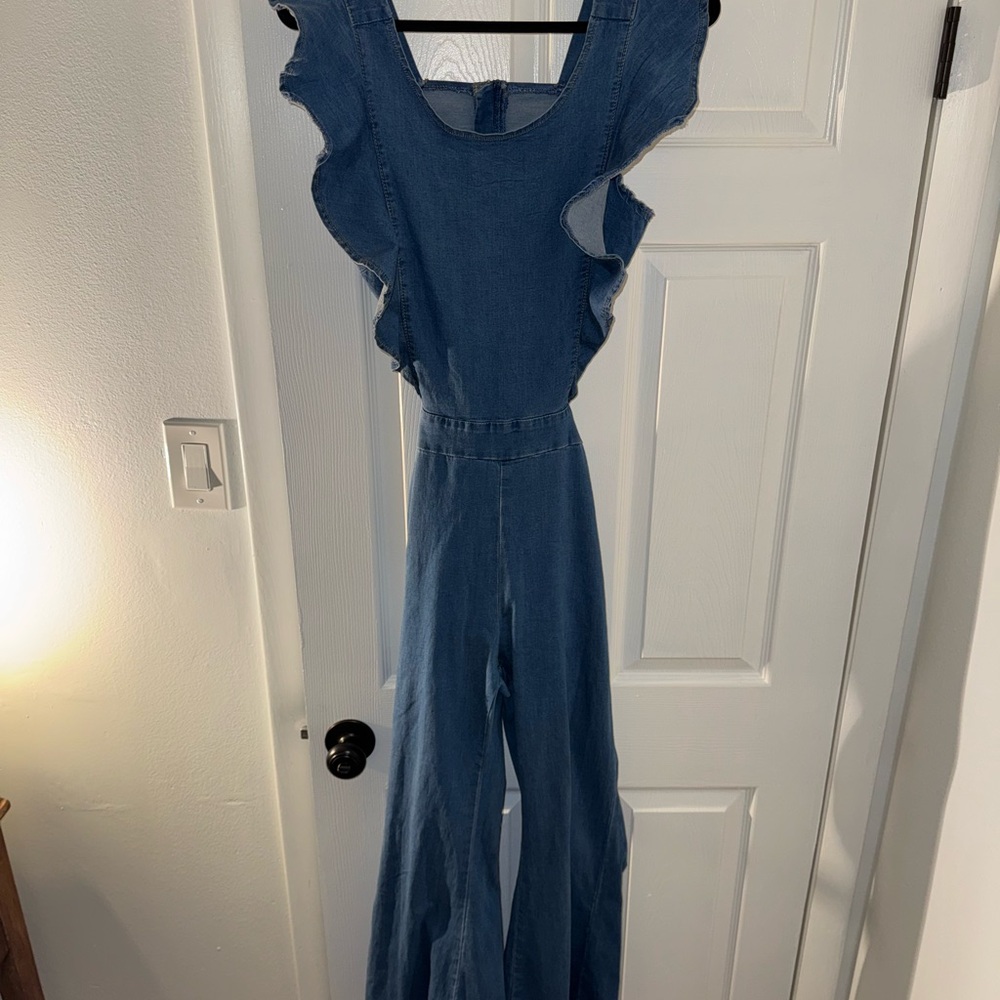 Stylish Denim Jumpsuit with Ruffle Sleeves